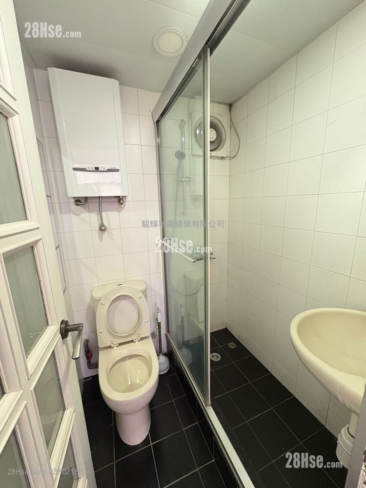 Hillwood Mansion Rental 2 Bedrooms 420 ft²