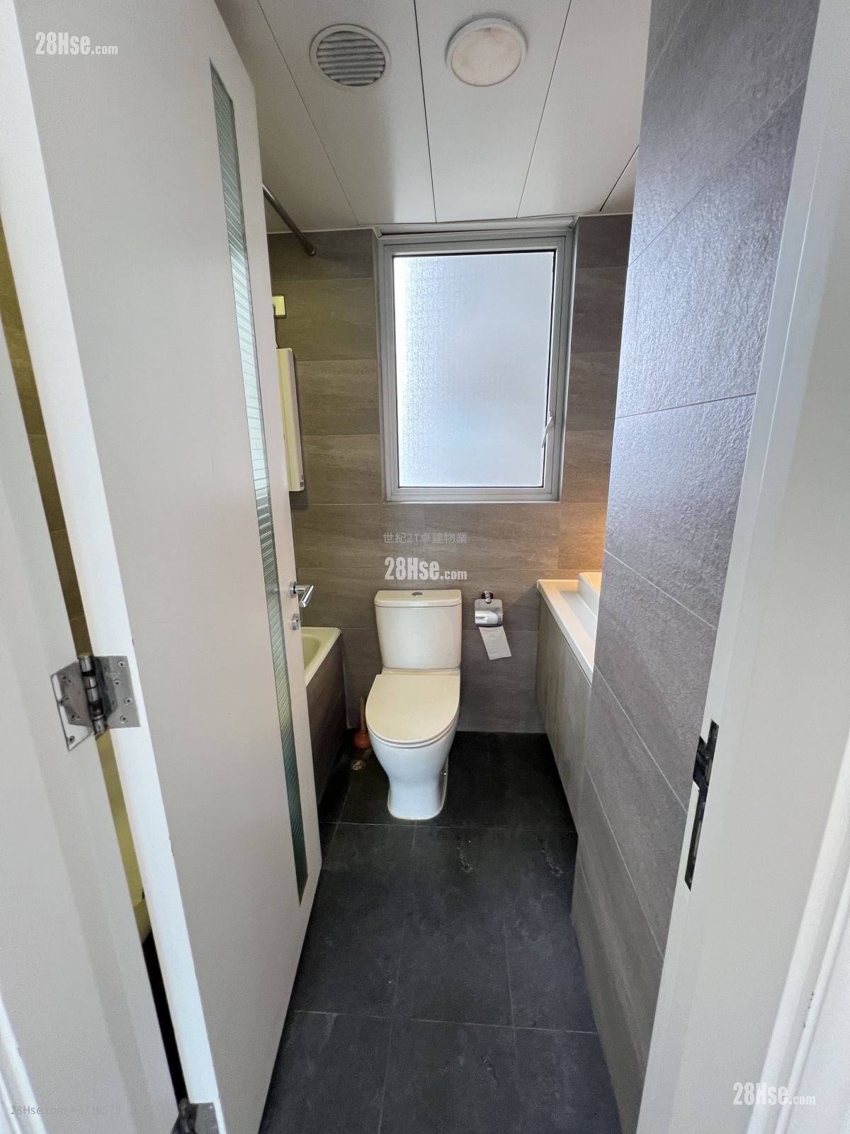 The Harbourside Rental 2 Bedrooms , 2 Bathrooms 751 ft²