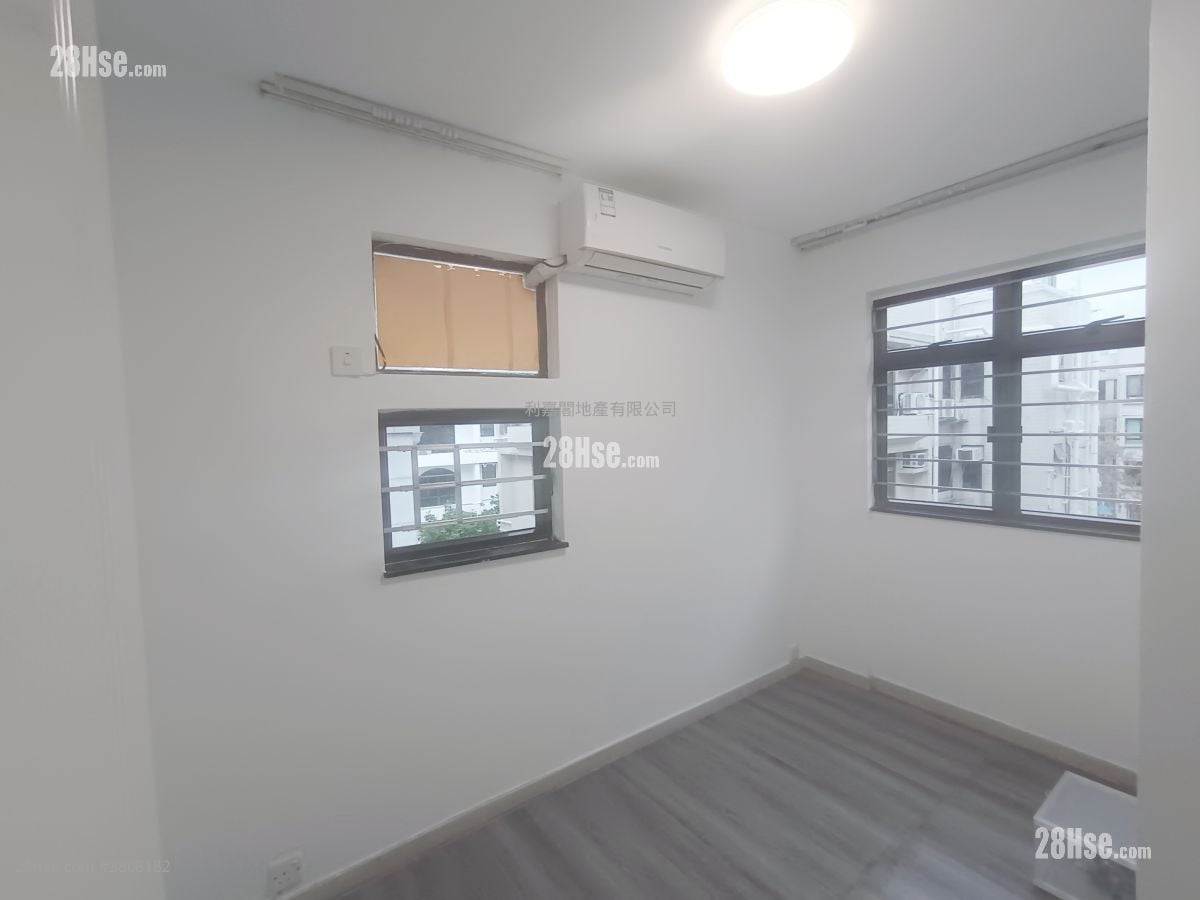 Tat Chee Court Sell 3 Bedrooms , 2 Bathrooms 649 ft²