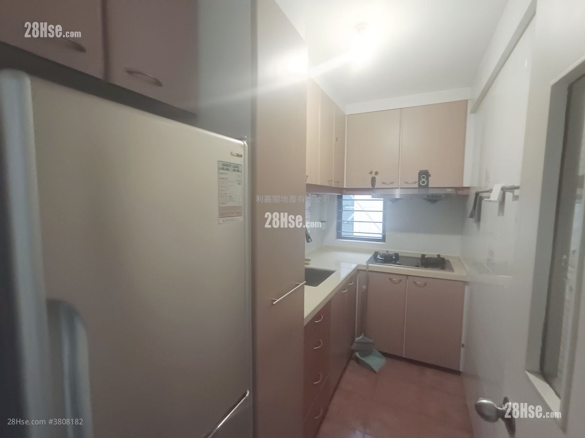 Tat Chee Court Sell 3 Bedrooms , 2 Bathrooms 649 ft²