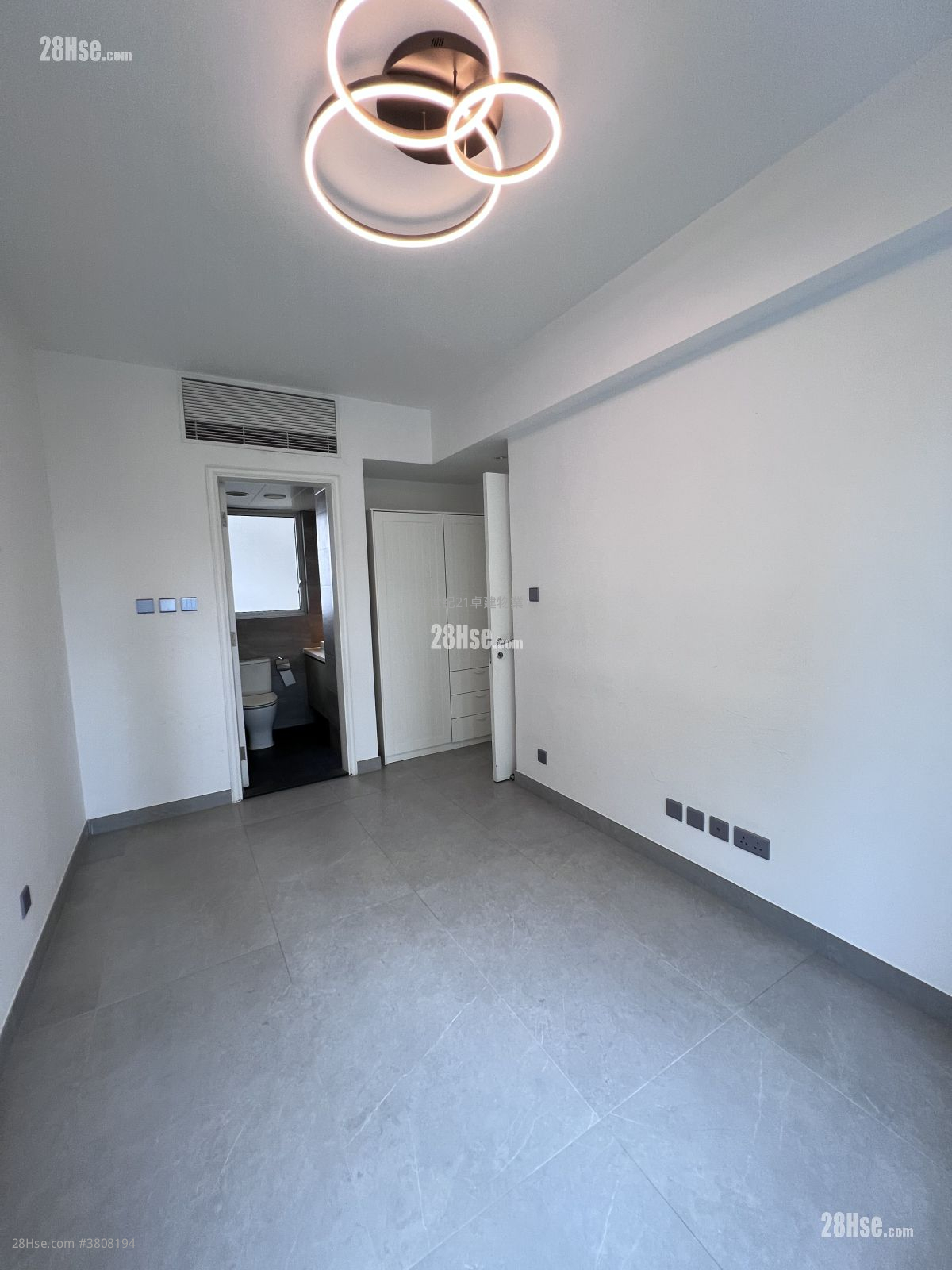 君临天下 租盘 2 房 , 2 浴室 751 平方尺