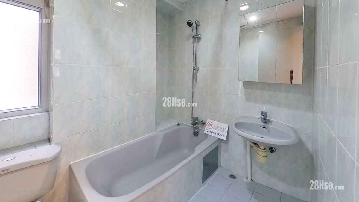 浴室: 景香楼 租盘 2 房 , 1 浴室 552 平方尺