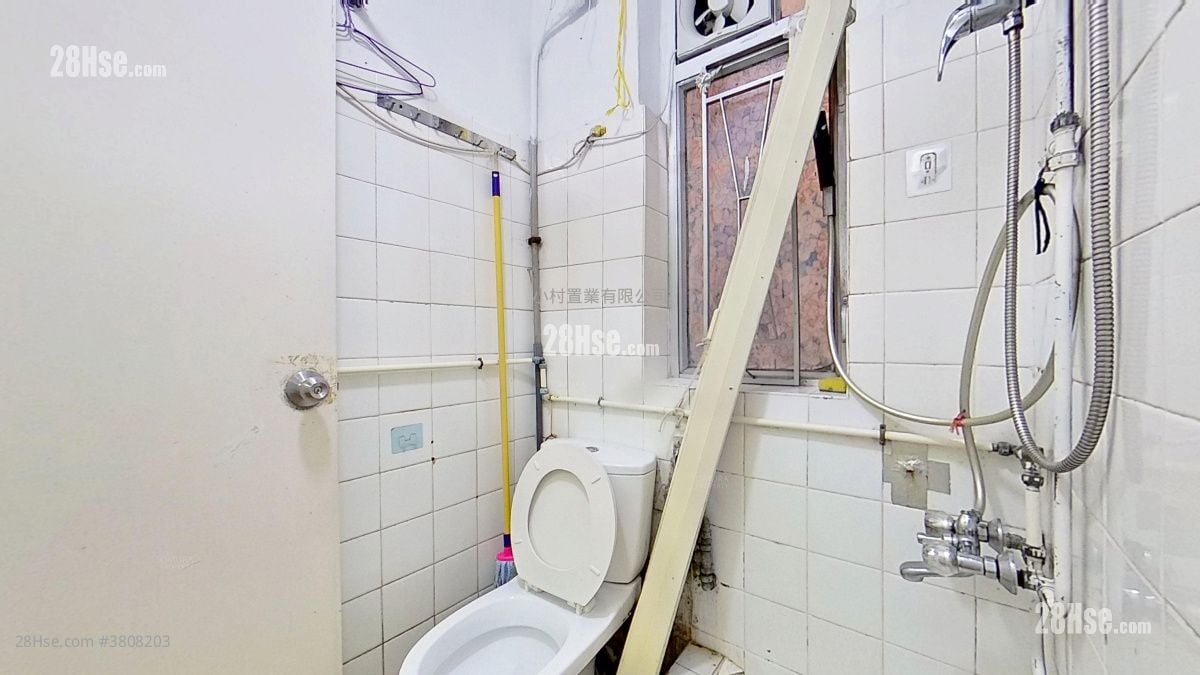 浴室: 英皇大厦 租盘 3 房 , 1 浴室 474 平方尺