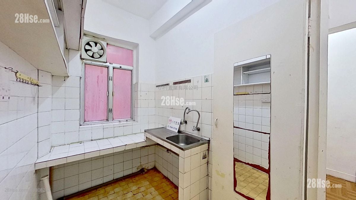 厨房: 英皇大厦 租盘 3 房 , 1 浴室 474 平方尺