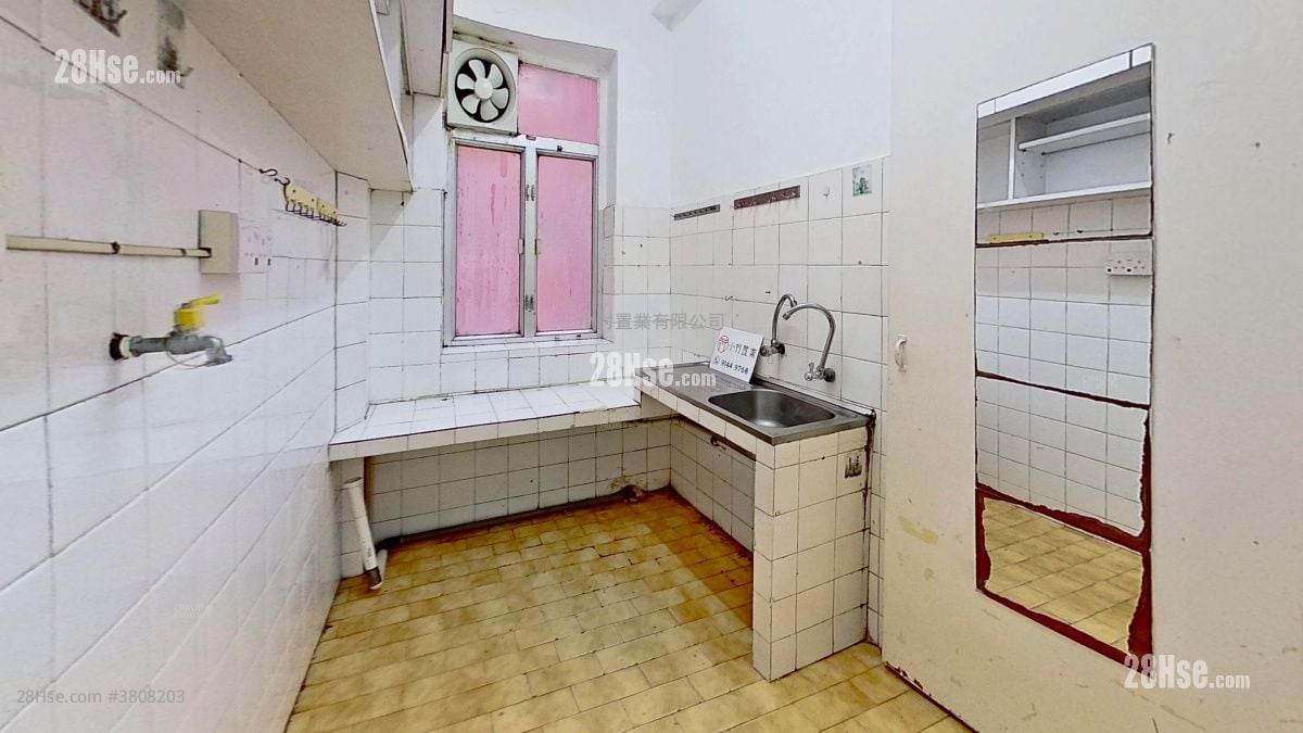 厨房: 英皇大厦 租盘 3 房 , 1 浴室 474 平方尺