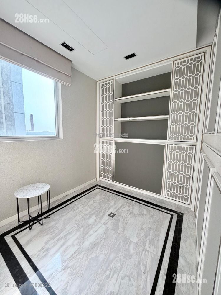 君临天下 租盘 3 房 , 3 浴室 1,807 平方尺