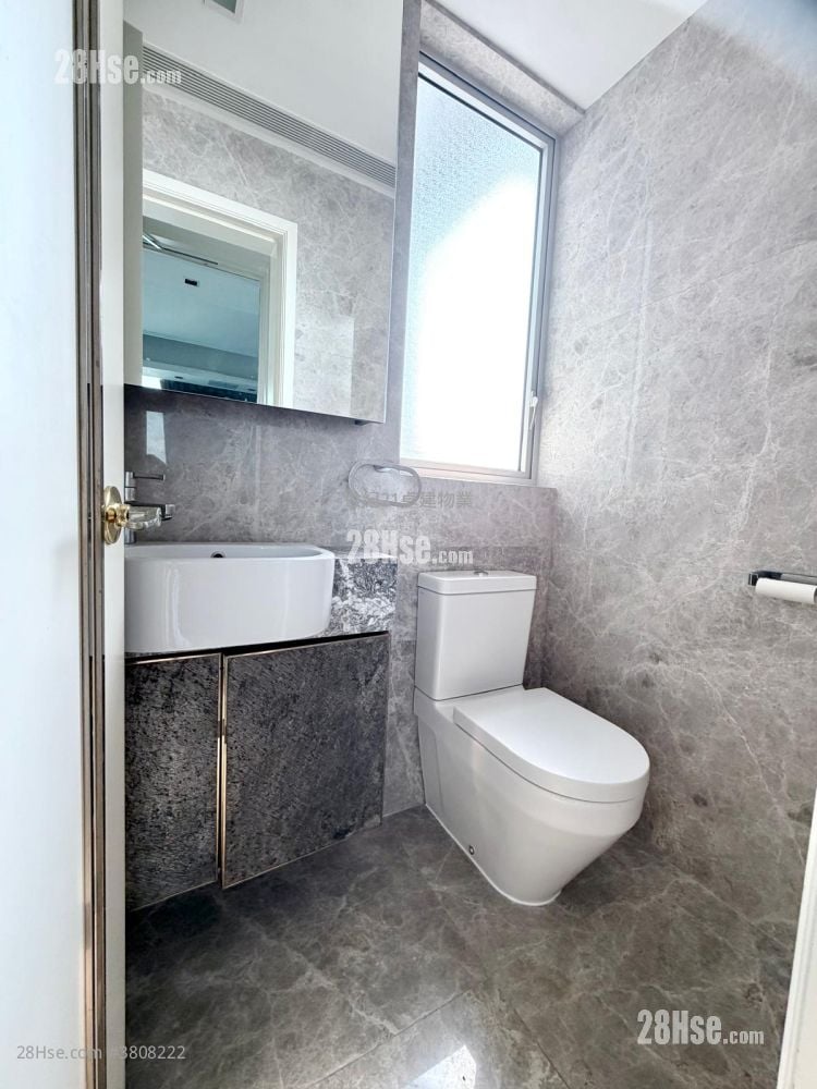 君临天下 租盘 3 房 , 3 浴室 1,807 平方尺