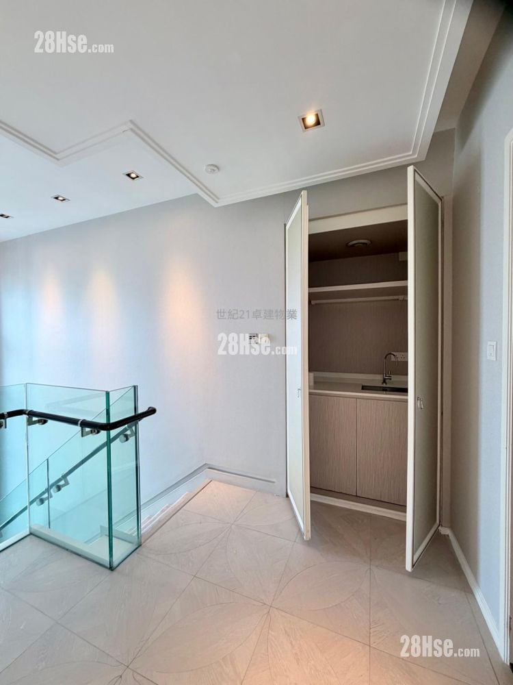 君临天下 租盘 3 房 , 3 浴室 1,807 平方尺