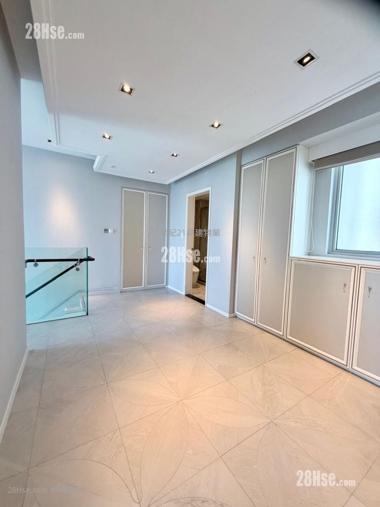 君临天下 租盘 3 房 , 3 浴室 1,807 平方尺