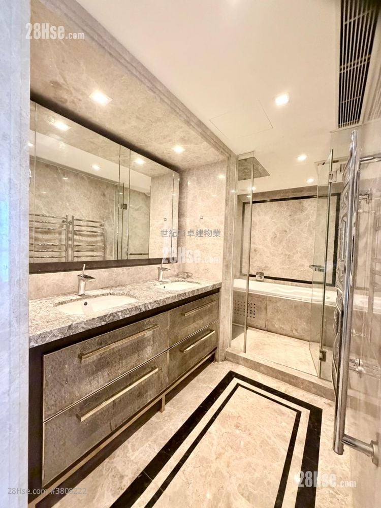 君临天下 租盘 3 房 , 3 浴室 1,807 平方尺