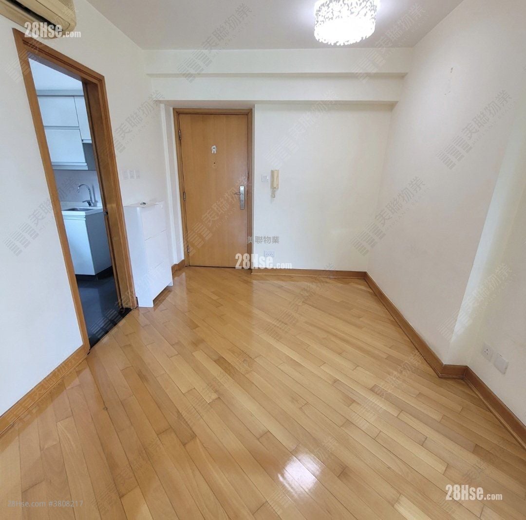 Beneville Sell 2 Bedrooms 428 ft²