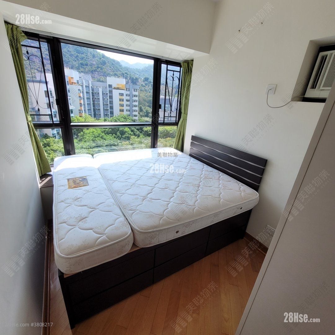 Beneville Sell 2 Bedrooms 428 ft²