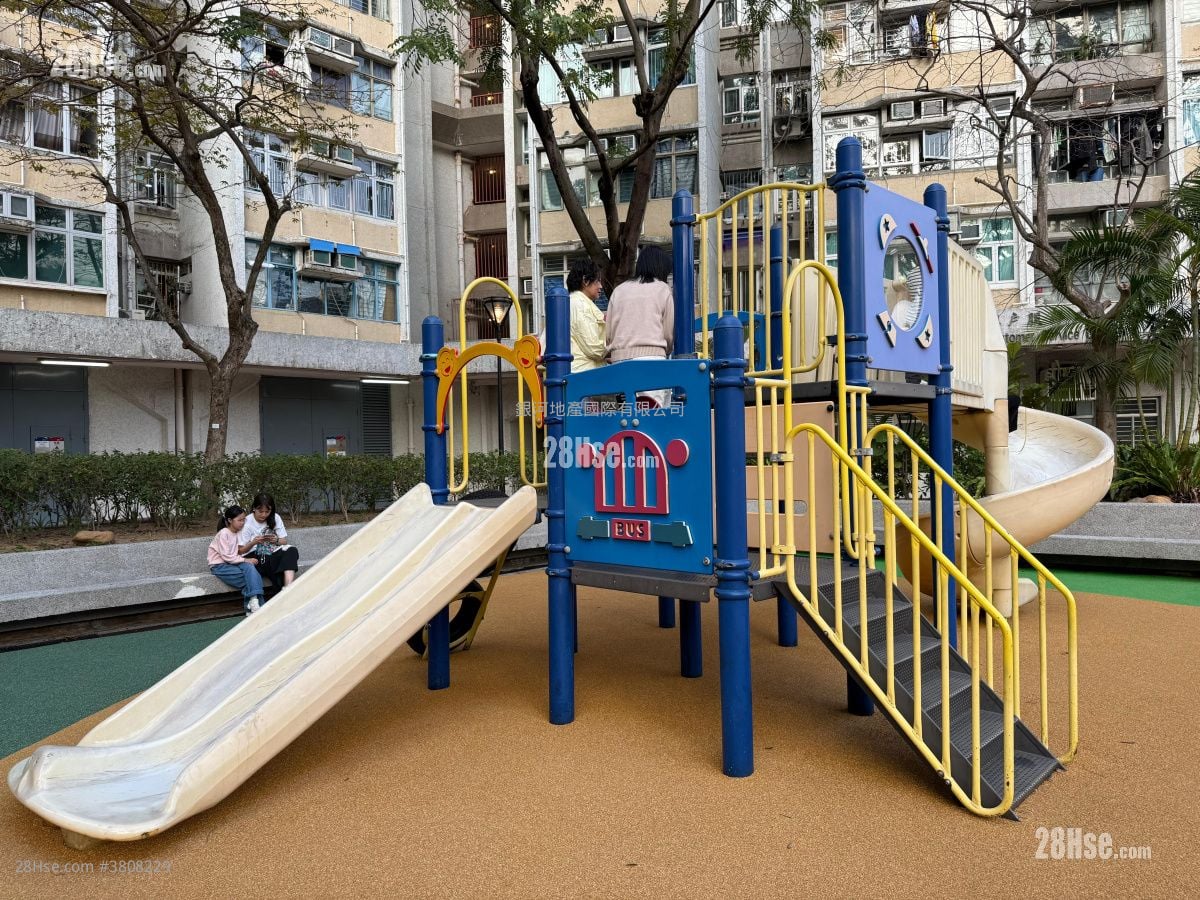 Siu Kwai Court Sell 3 Bedrooms , 1 Bathroom 544 ft²