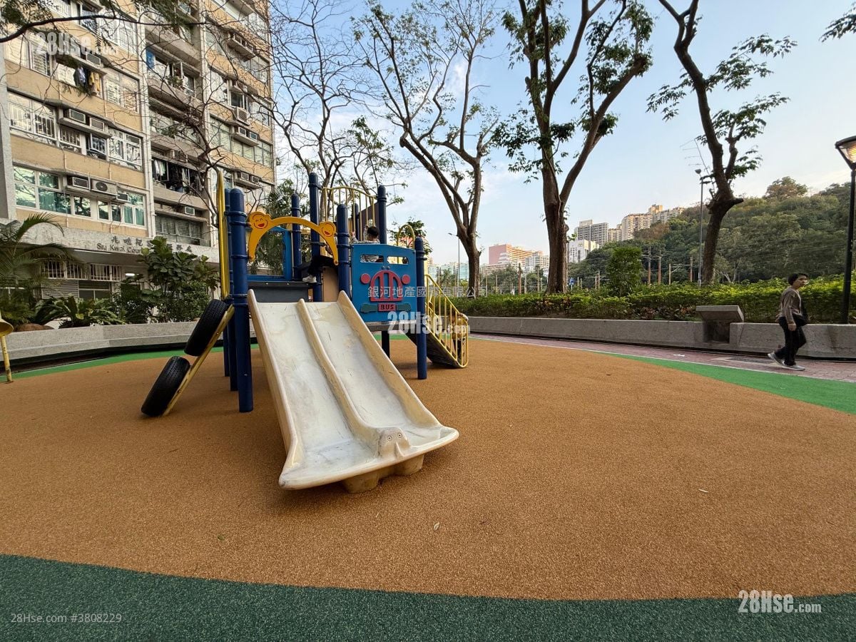 Siu Kwai Court Sell 3 Bedrooms , 1 Bathroom 544 ft²