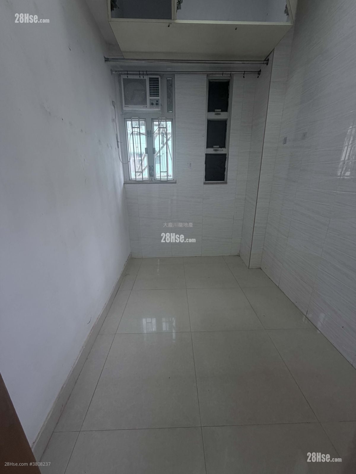 唐楼 租盘 200 平方尺