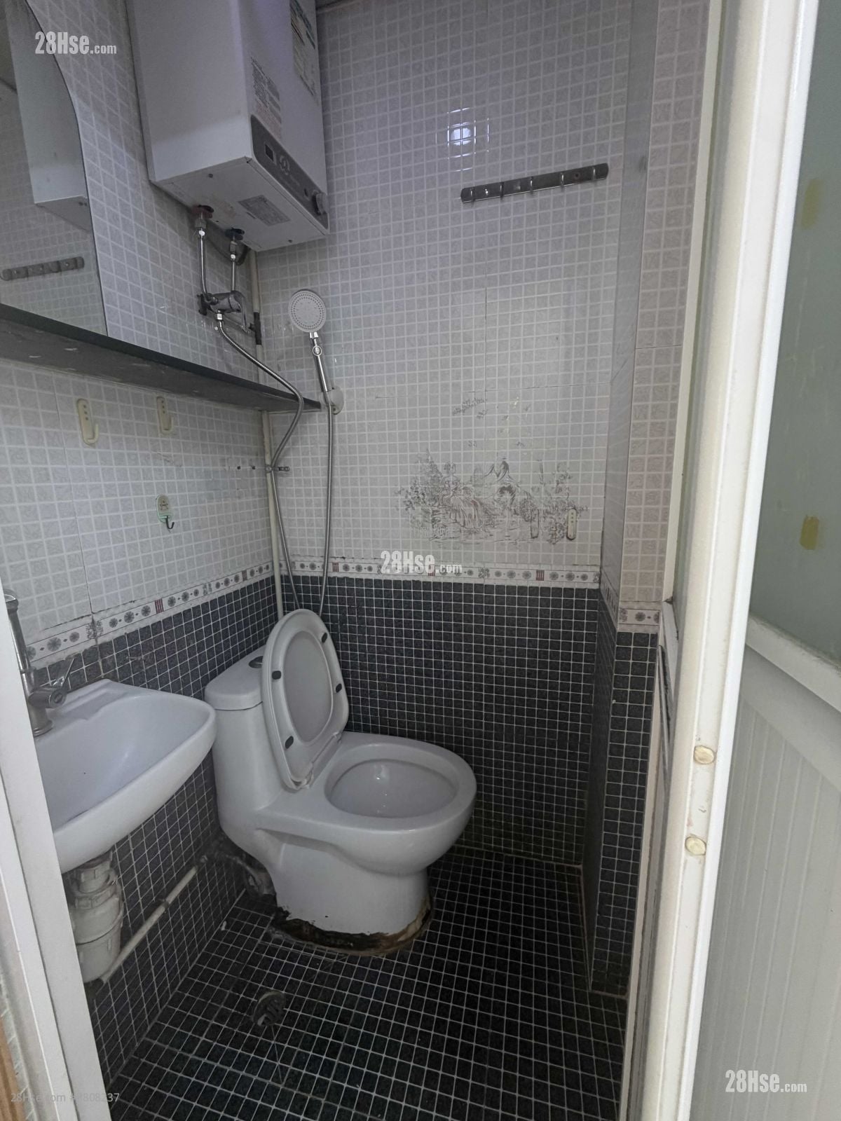 唐楼 租盘 200 平方尺