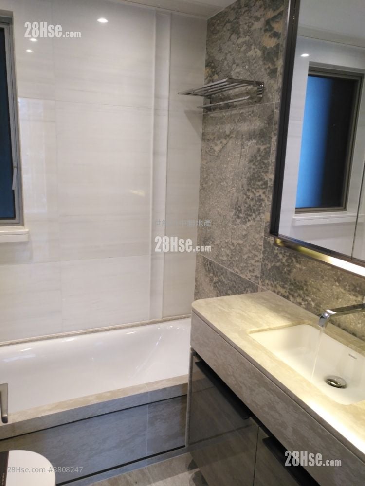 My Central Sell 3 Bedrooms , 2 Bathrooms 906 ft²