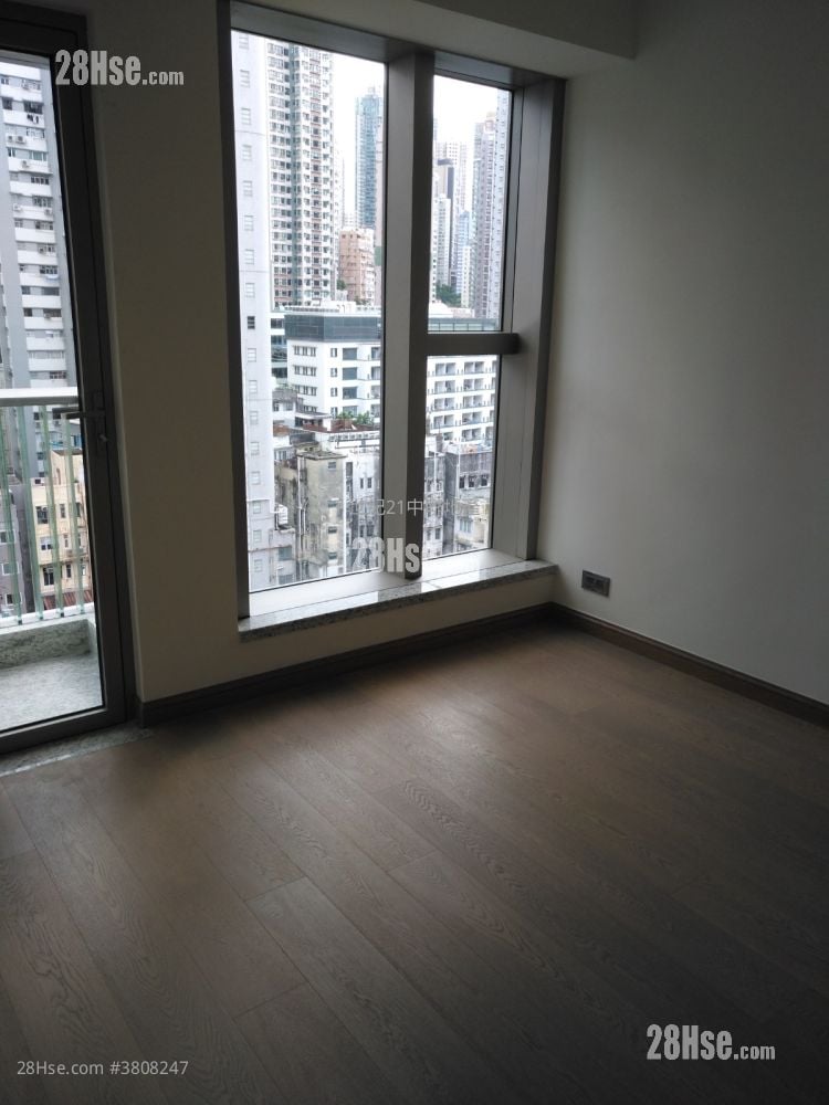 My Central Sell 3 Bedrooms , 2 Bathrooms 906 ft²