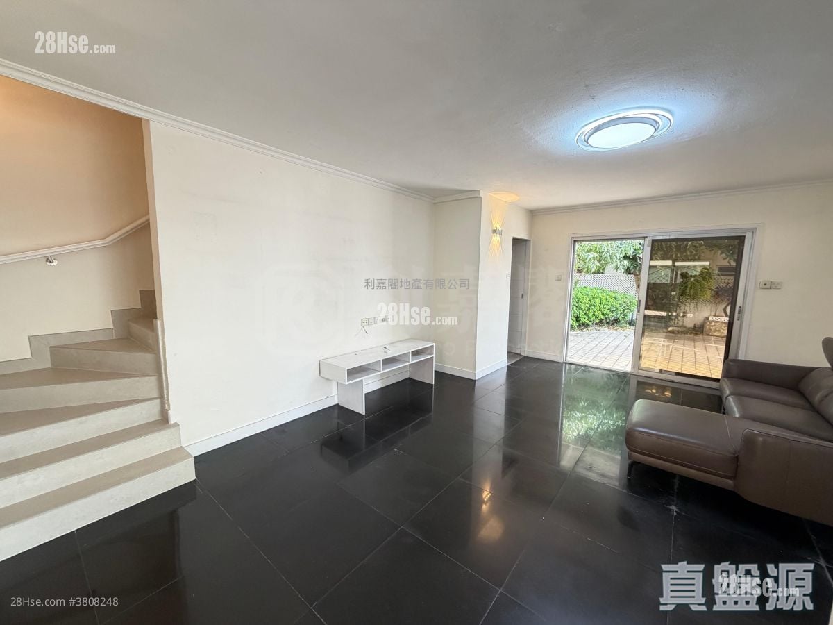 Fairview Park Sell 3 Bedrooms 1,035 ft²