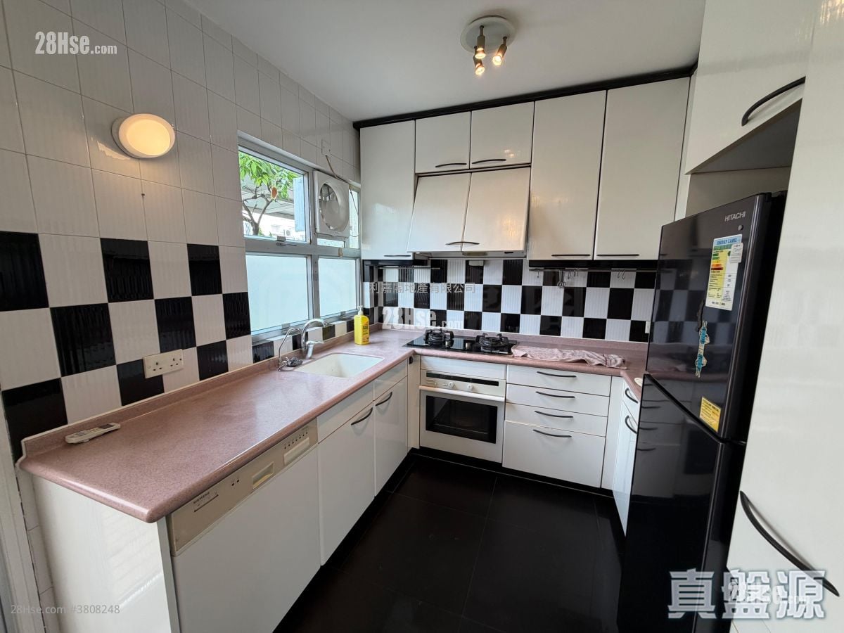 Fairview Park Sell 3 Bedrooms 1,035 ft²