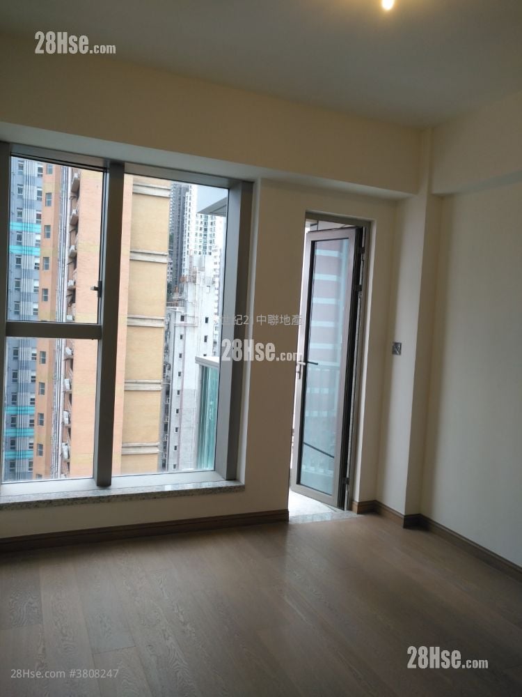 My Central Sell 3 Bedrooms , 2 Bathrooms 906 ft²