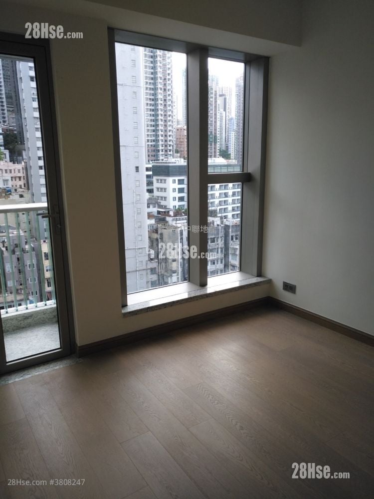 My Central Sell 3 Bedrooms , 2 Bathrooms 906 ft²