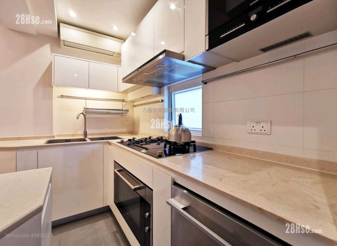 Arts Mansion Rental 3 Bedrooms , 2 Bathrooms 1,051 ft²