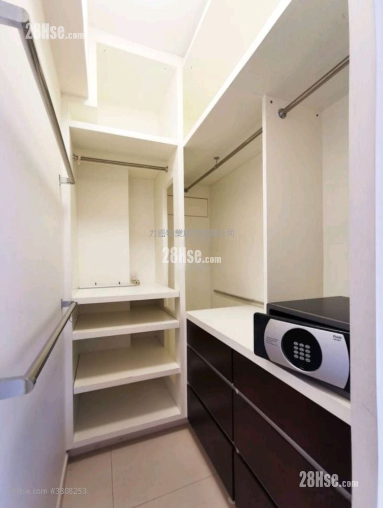 Arts Mansion Rental 3 Bedrooms , 2 Bathrooms 1,051 ft²