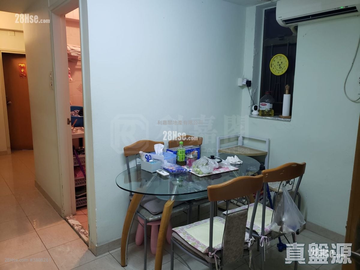 Sik On House Sell 2 Bedrooms 474 ft²