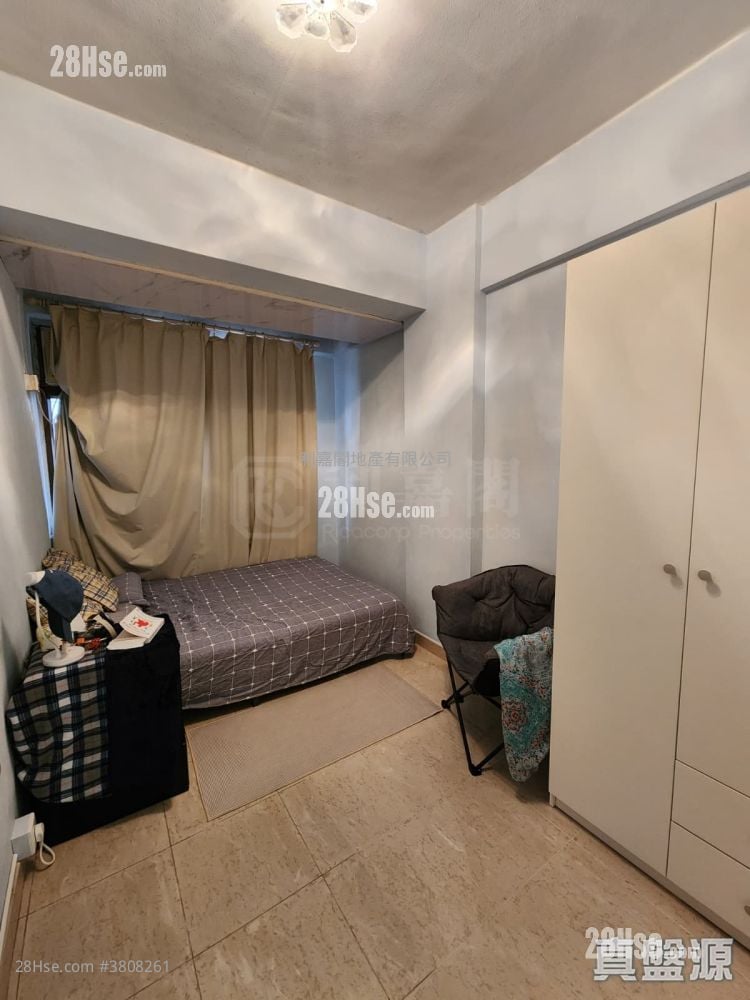 Sik On House Sell 2 Bedrooms 474 ft²