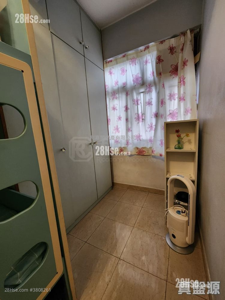 Sik On House Sell 2 Bedrooms 474 ft²