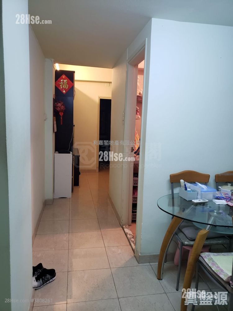 Sik On House Sell 2 Bedrooms 474 ft²