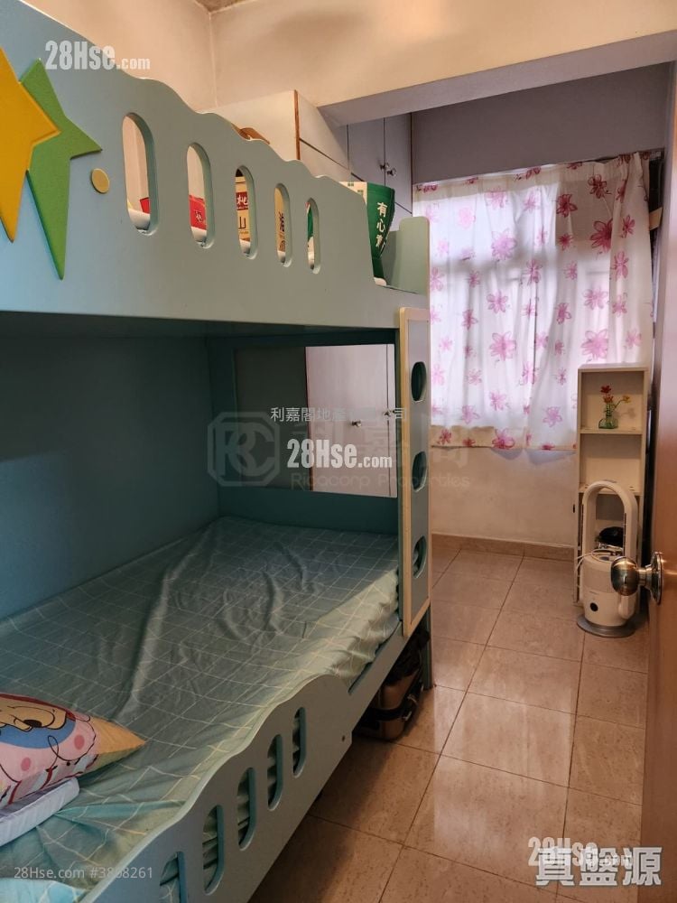 Sik On House Sell 2 Bedrooms 474 ft²