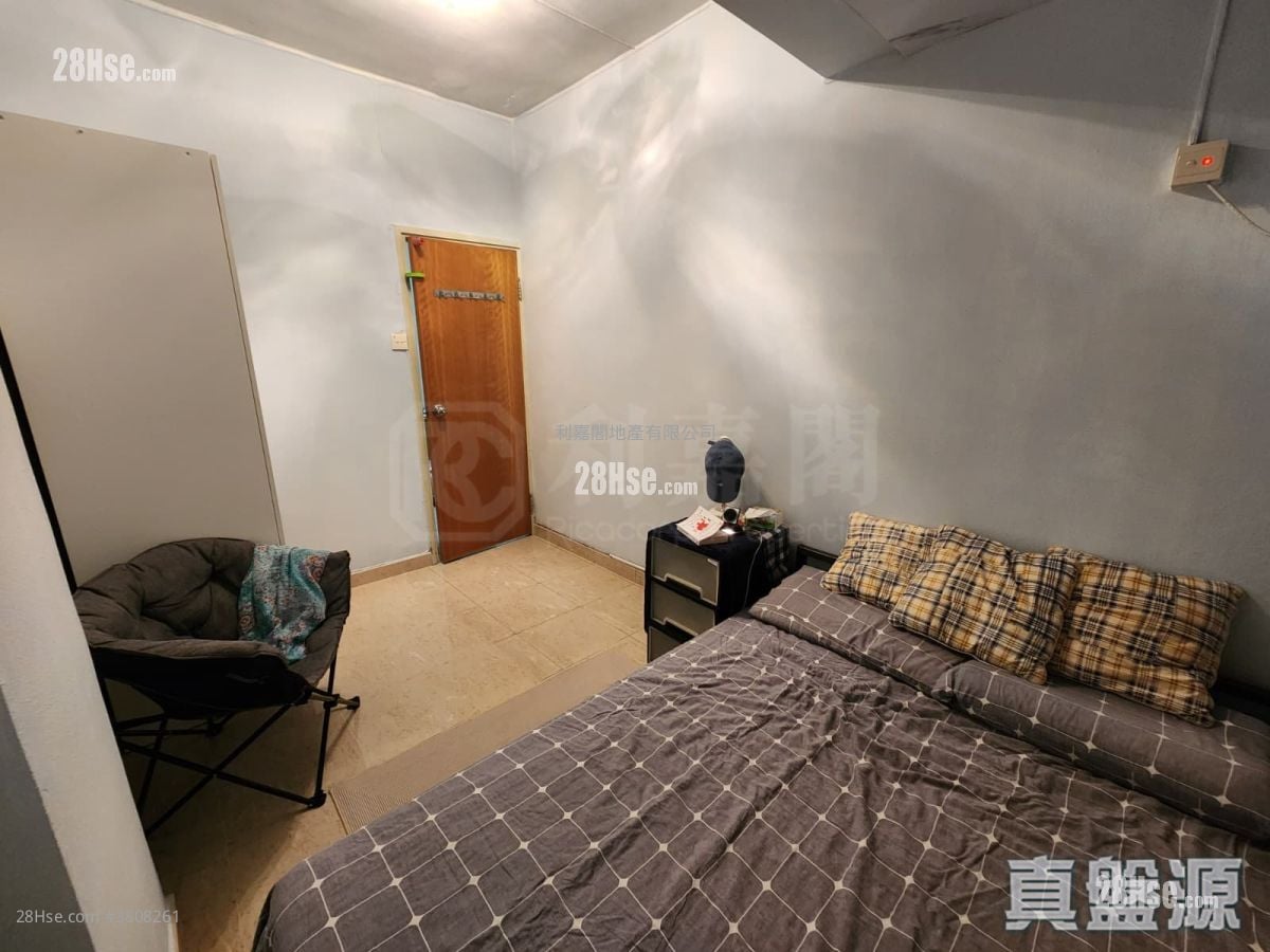 Sik On House Sell 2 Bedrooms 474 ft²
