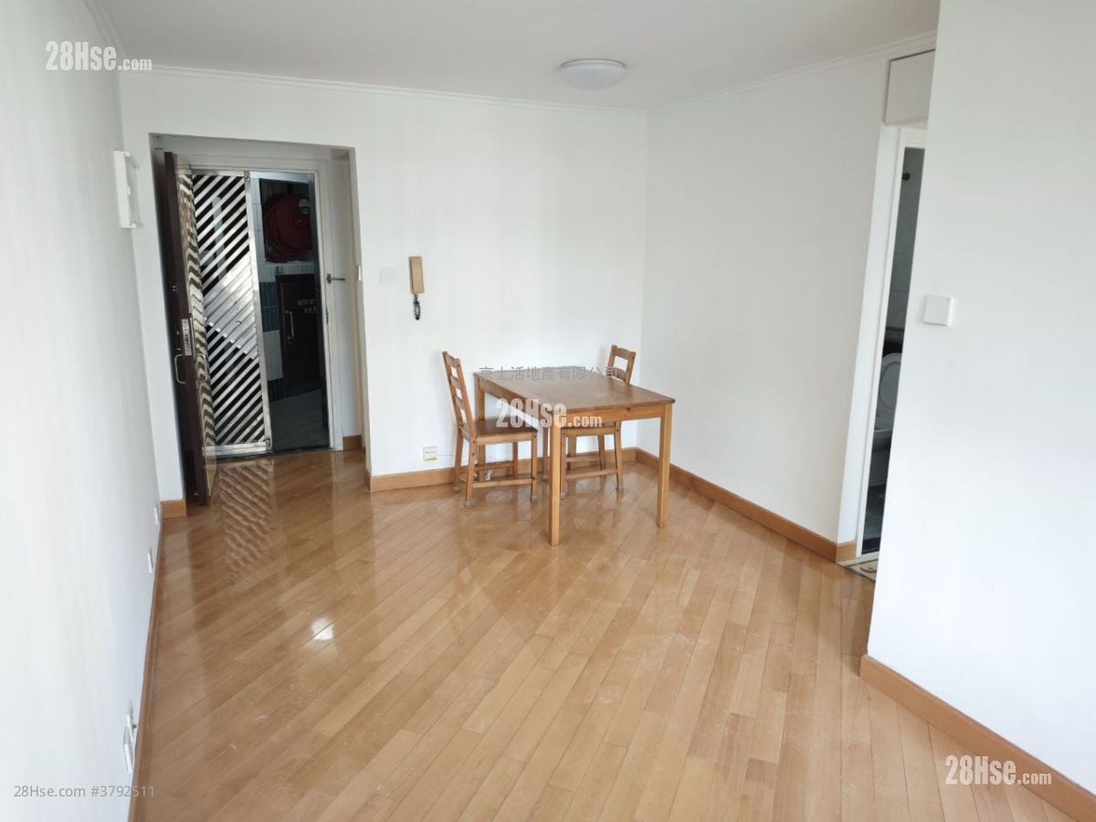 King Tin Court Sell 2 Bedrooms , 1 Bathroom 431 ft²