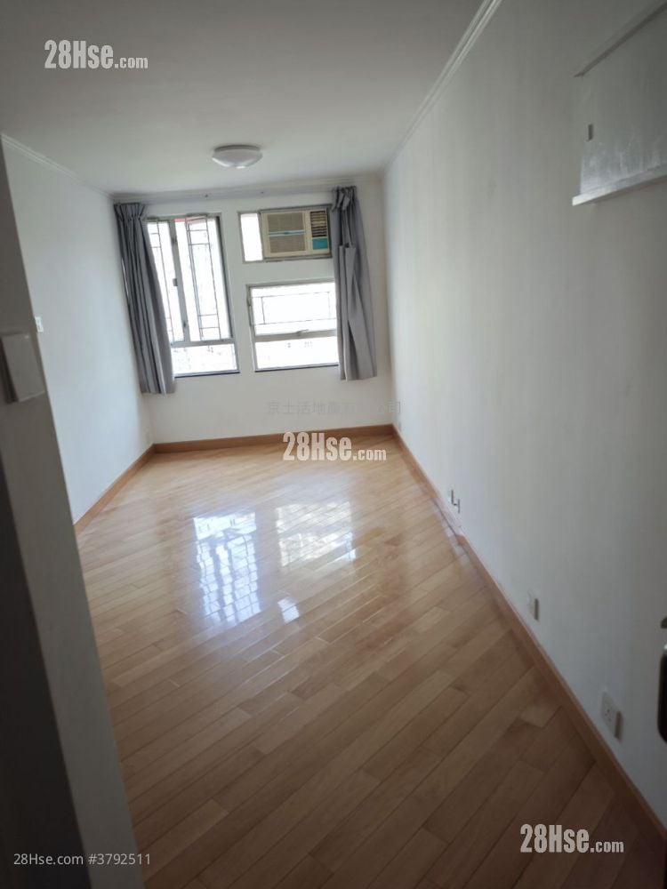 King Tin Court Sell 2 Bedrooms , 1 Bathroom 431 ft²