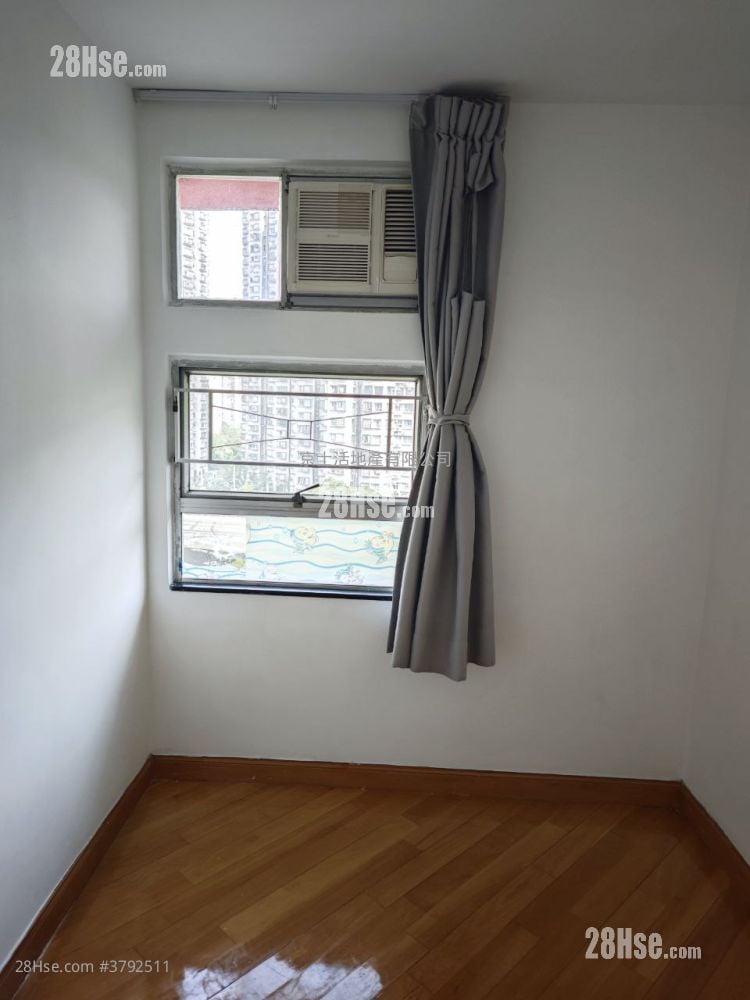 King Tin Court Sell 2 Bedrooms , 1 Bathroom 431 ft²