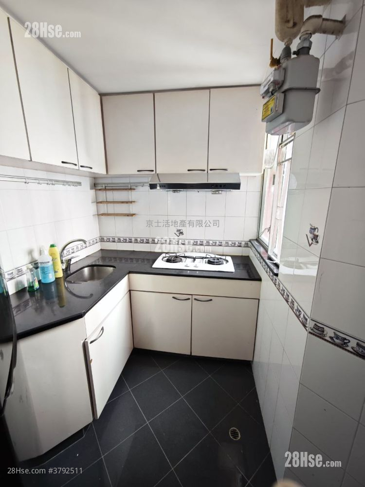 King Tin Court Sell 2 Bedrooms , 1 Bathroom 431 ft²