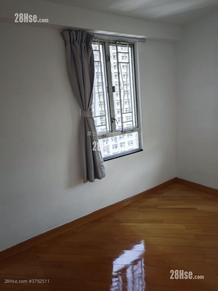 King Tin Court Sell 2 Bedrooms , 1 Bathroom 431 ft²