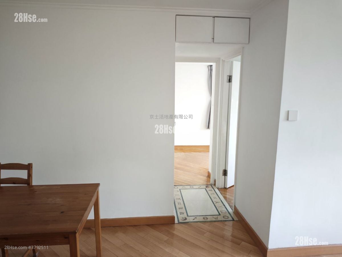 King Tin Court Sell 2 Bedrooms , 1 Bathroom 431 ft²