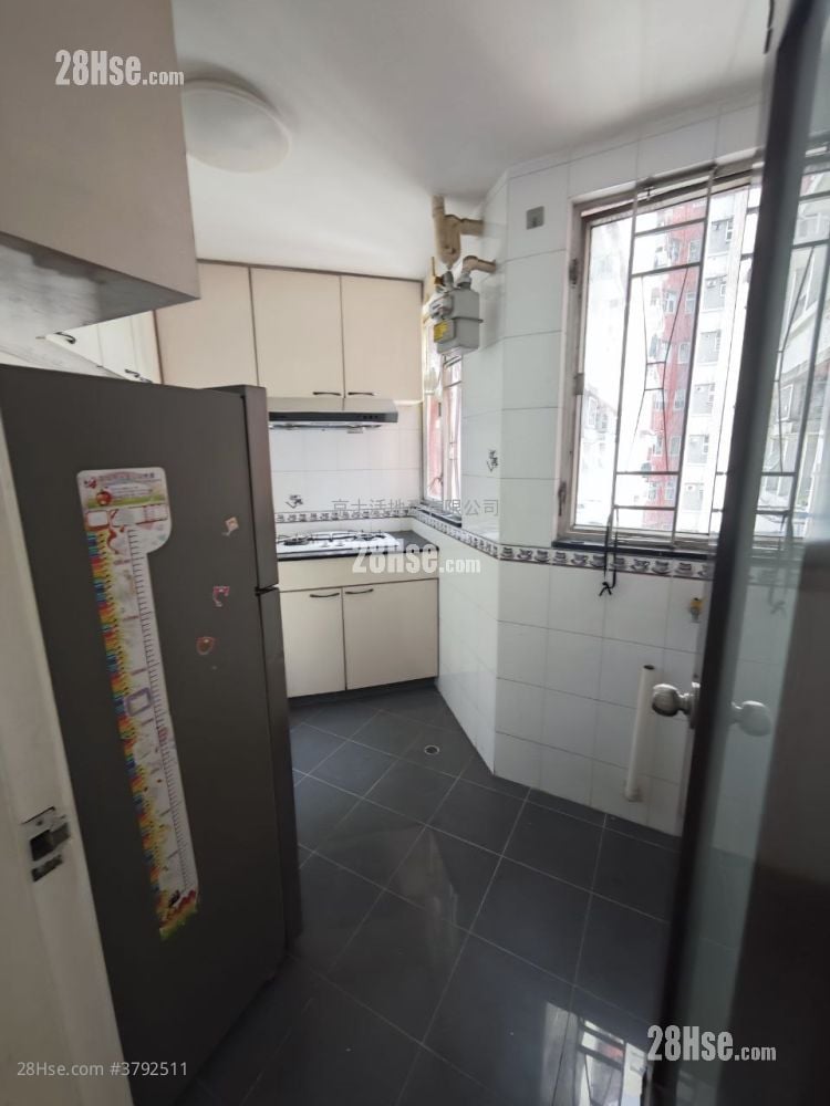 King Tin Court Sell 2 Bedrooms , 1 Bathroom 431 ft²