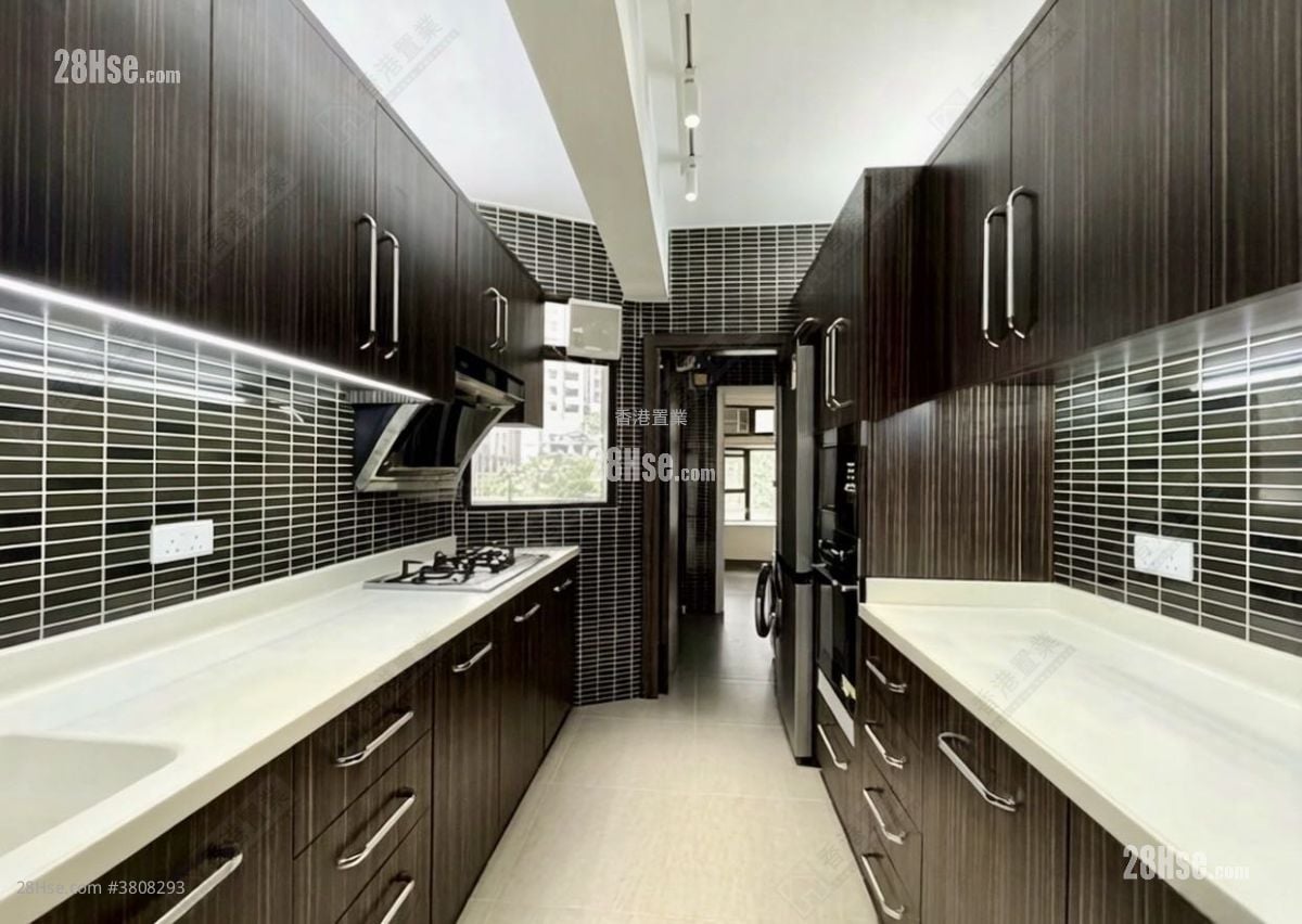 云地利台 售盘 3 房 , 3 浴室 1,330 平方尺