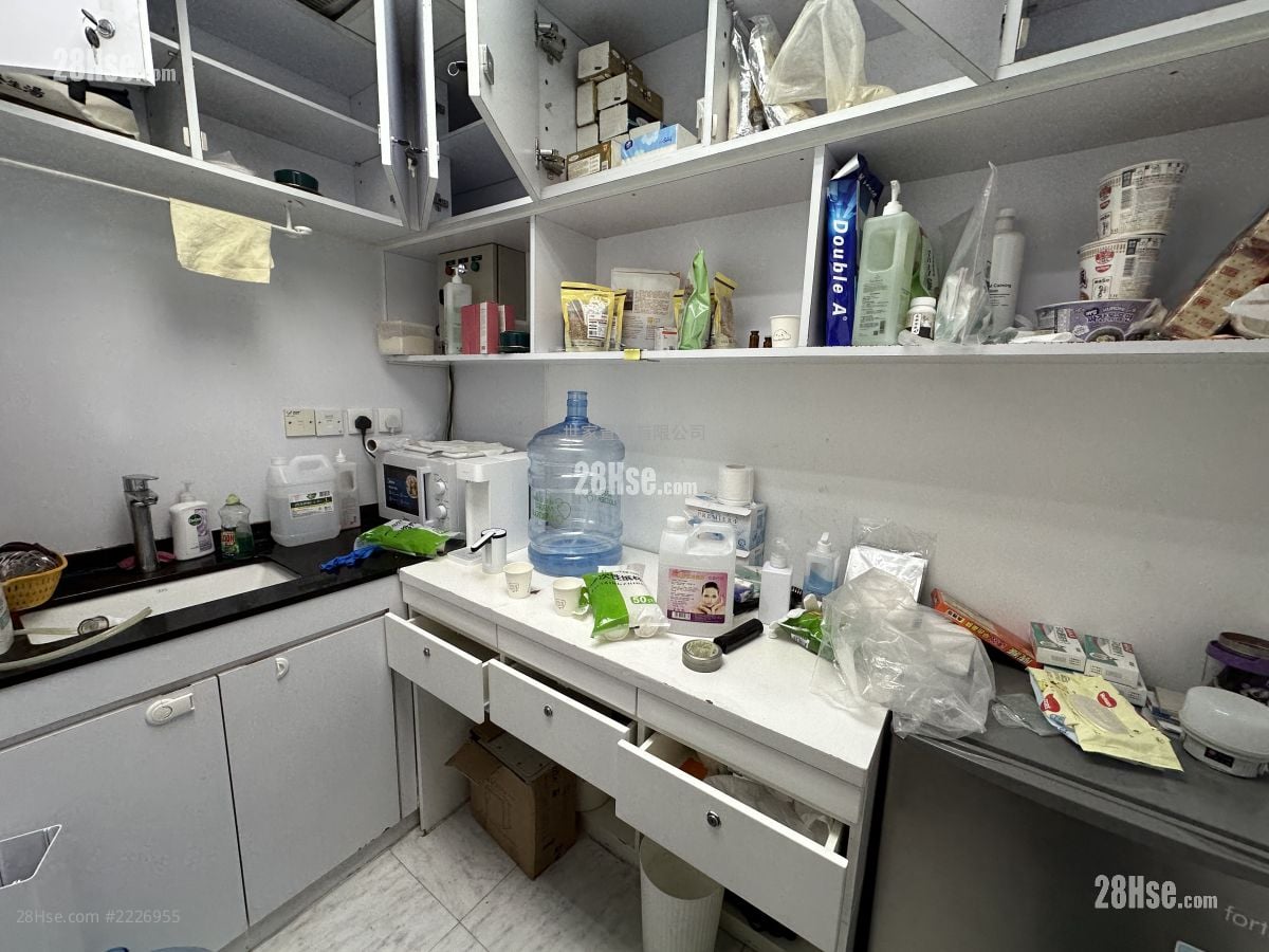 Hollywood Plaza Rental