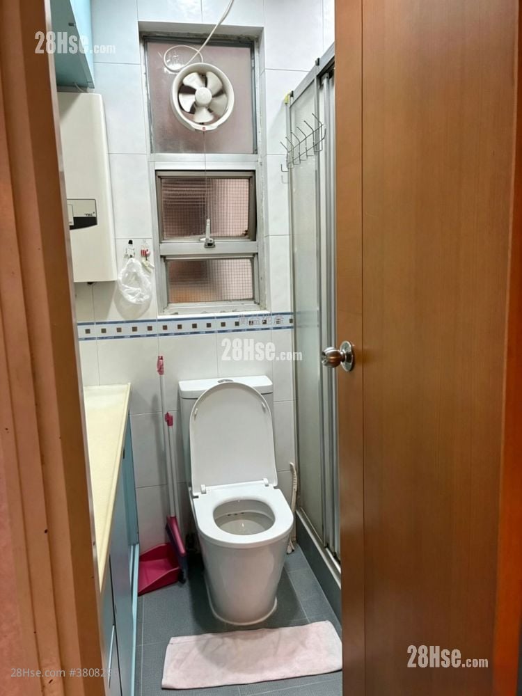 Eastway Towers Sell 2 Bedrooms , 1 Bathroom 471 ft²