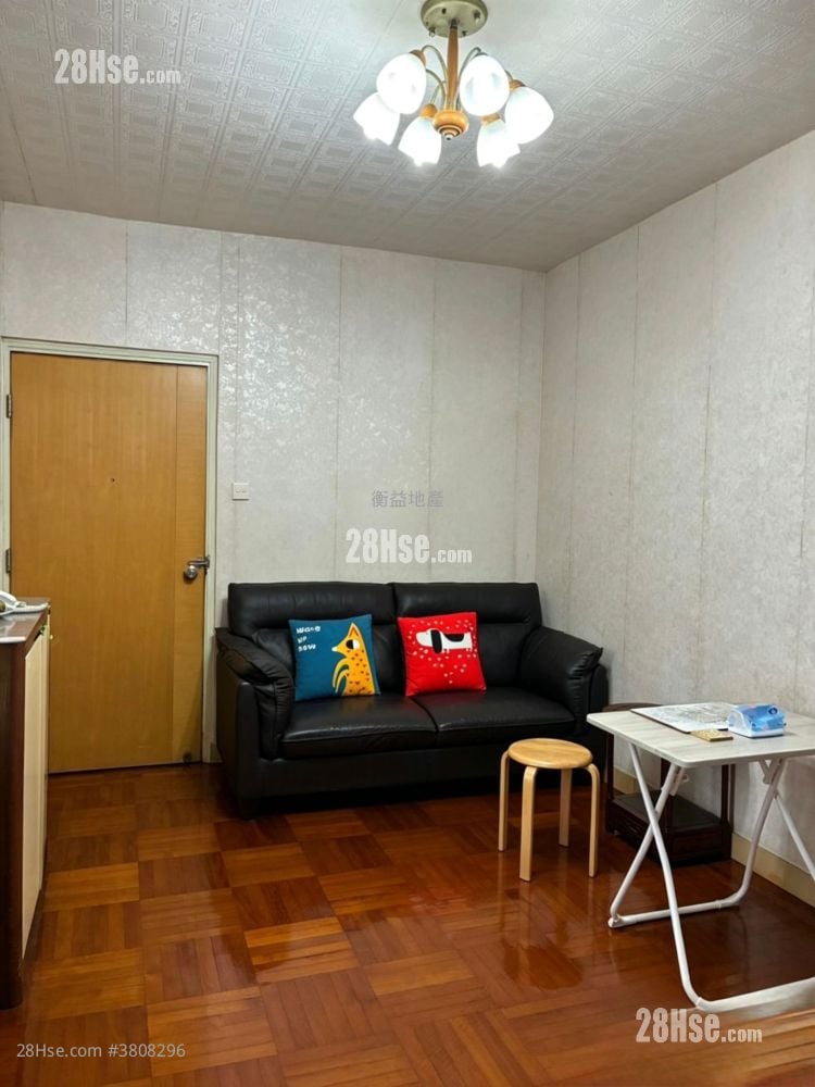 Eastway Towers Sell 2 Bedrooms , 1 Bathroom 471 ft²