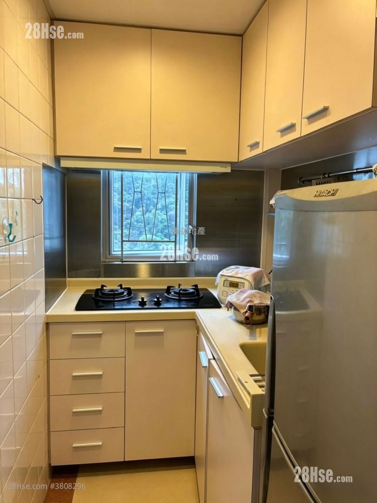 Eastway Towers Sell 2 Bedrooms , 1 Bathroom 471 ft²