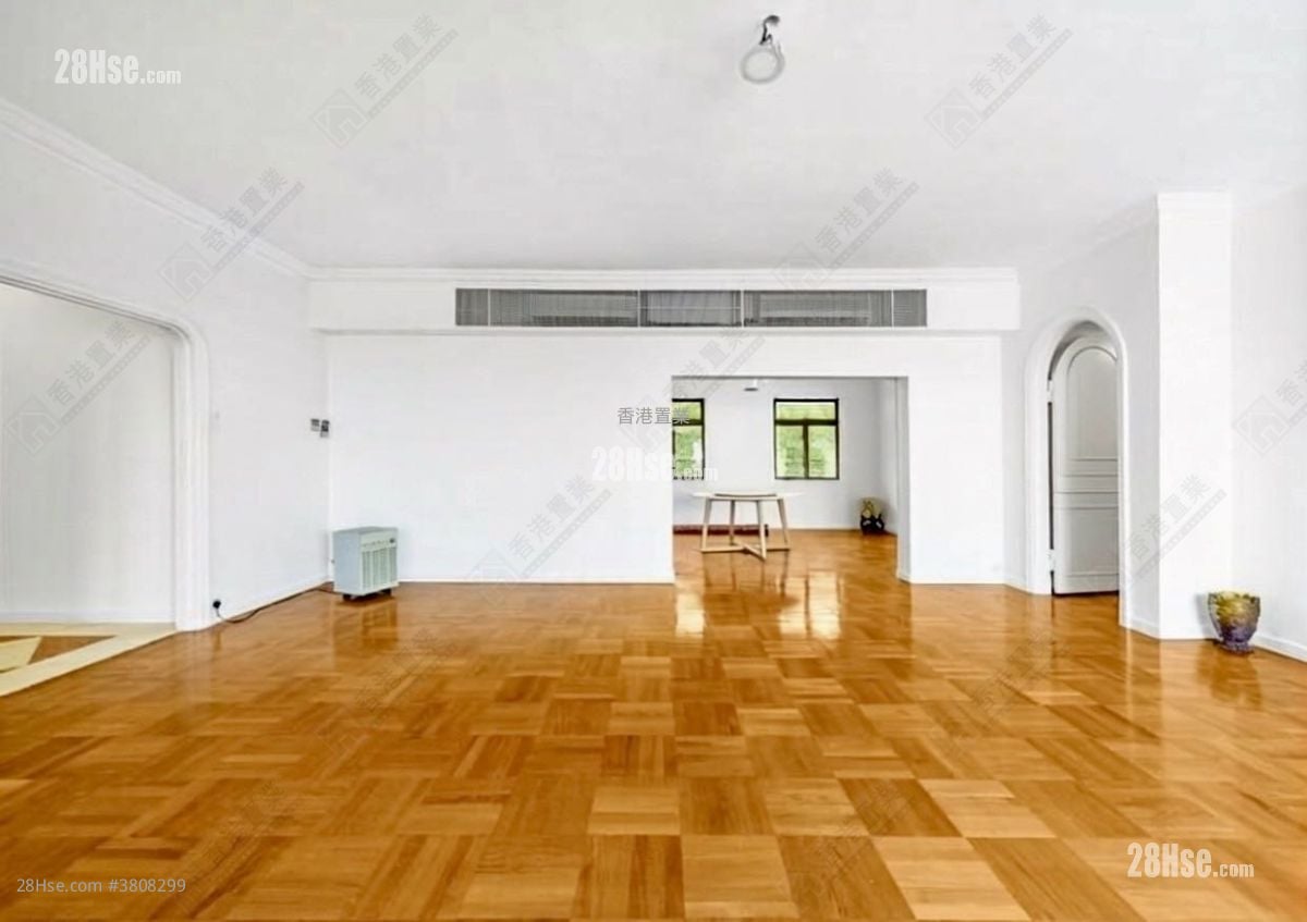 Eredine Rental 3 Bedrooms , 1 Bathroom 2,836 ft²