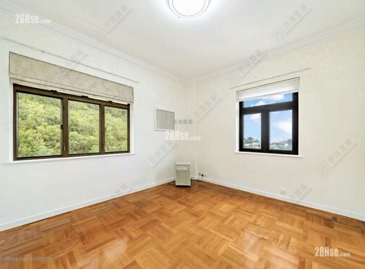 Eredine Rental 3 Bedrooms , 1 Bathroom 2,836 ft²