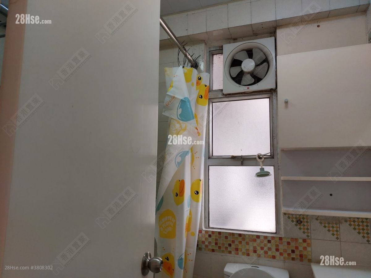 Aberdeen Centre Sell 2 Bedrooms , 1 Bathroom 438 ft²