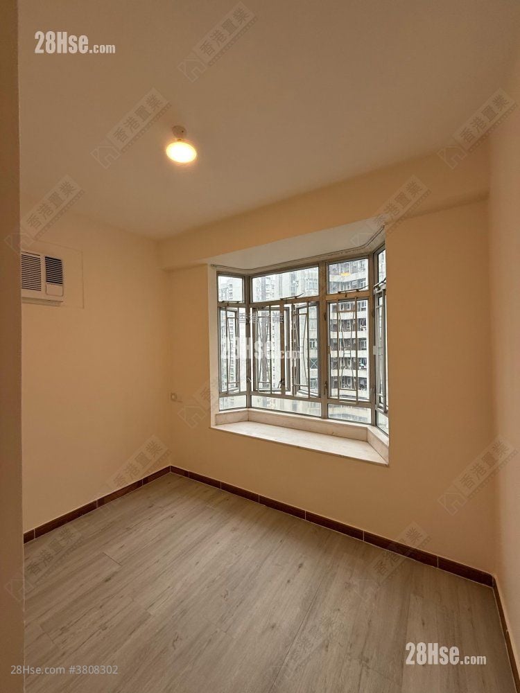 Aberdeen Centre Sell 2 Bedrooms , 1 Bathroom 438 ft²